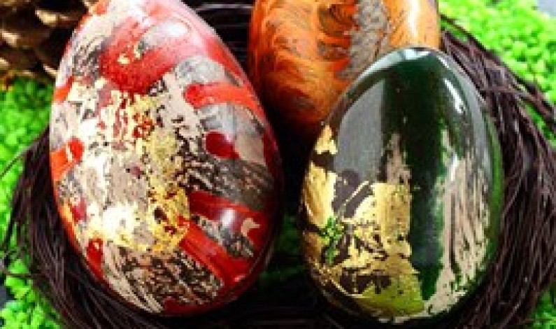 ไข่หลากสี และกระต่ายน้อยน่ารัก  พร้อมมอบความสุขในวันอีสเตอร์ที่กำลังมาถึงที่ซิงก์ เบเกอรี่