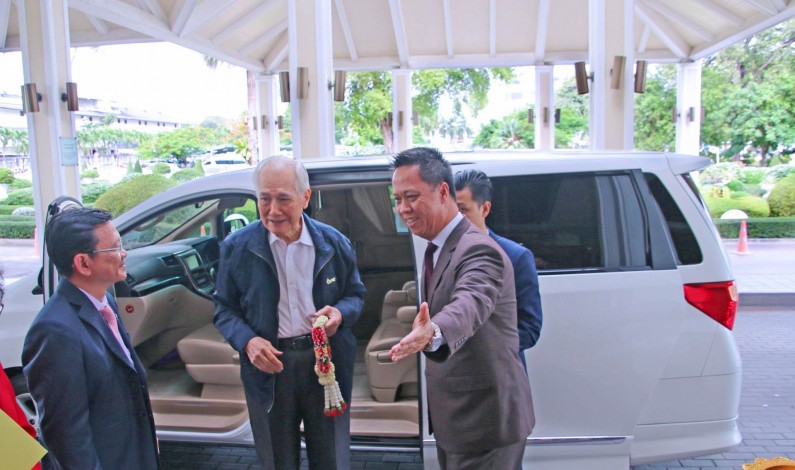 Dusit Thani Pattaya welcomes H.E. Anand Panyarachun