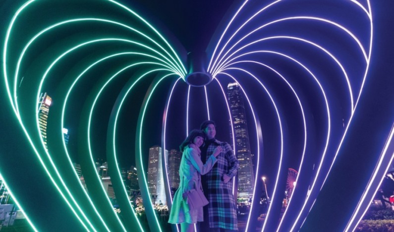 ชวนคนรู้ใจไปเดินดูไฟสวยๆ ที่งาน International Light Art Display ฮ่องกง ต้อนรับเดือนแห่งความรัก