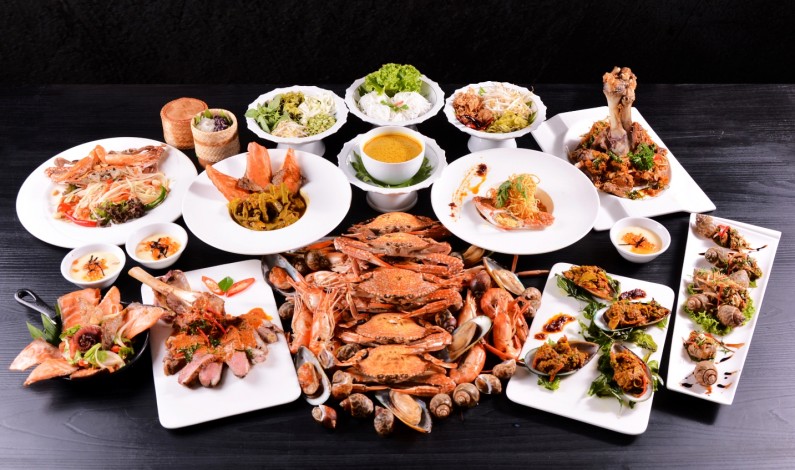 บุฟเฟ่ต์ซีฟู้ด ต้อนรับสงกรานต์ รับส่วนลด ๕o% “เทศกาลอาหารไทย ๔ ภาค” ณโรงแรมวินเซอร์สวีทส์