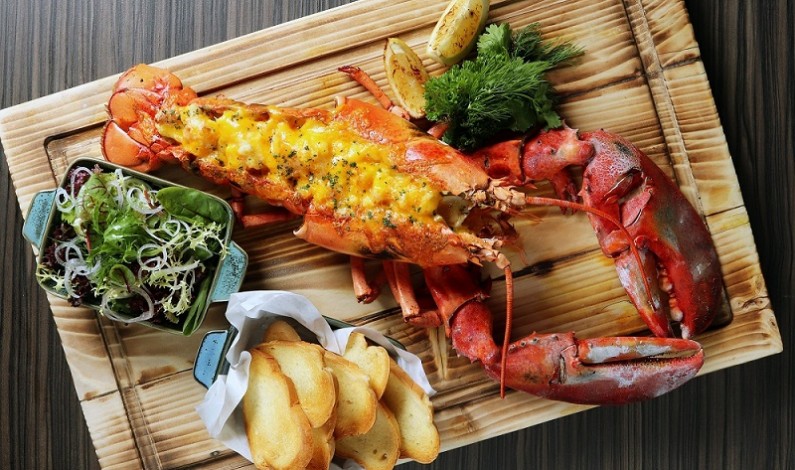 ‘Canadian Lobster’ Is Now On the Rooftop at Horizon, Hilton Pattaya