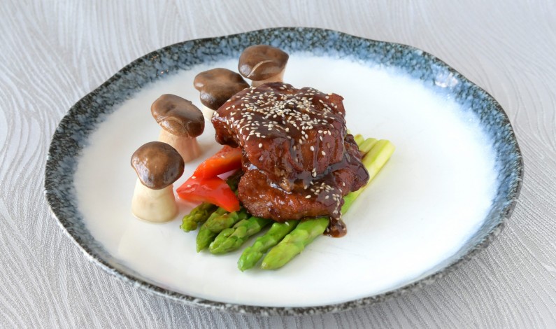 Try the juiciest beef, only at Silver Waves Chinese Restaurant, Chatrium Hotel Riverside Bangkok